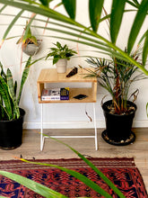 Load image into Gallery viewer, Beneyo Side Table