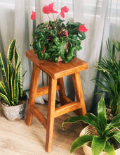 Load image into Gallery viewer, Situlo Kitchen Stool (65cm)