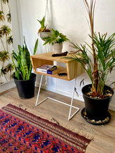 Load image into Gallery viewer, Beneyo Side Table
