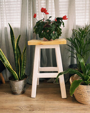 Load image into Gallery viewer, Situlo Bar Stool (75cm)
