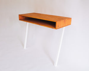 Desika Leaning Desk
